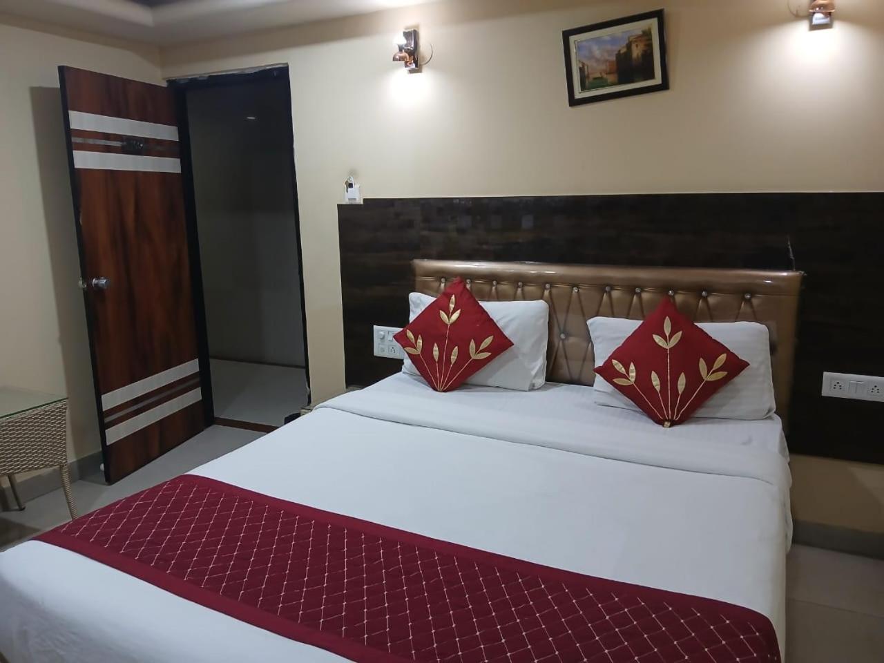 Blossoms Room Hotel Alekhya Residency- Luxury Lollection Hyderabad Exterior photo