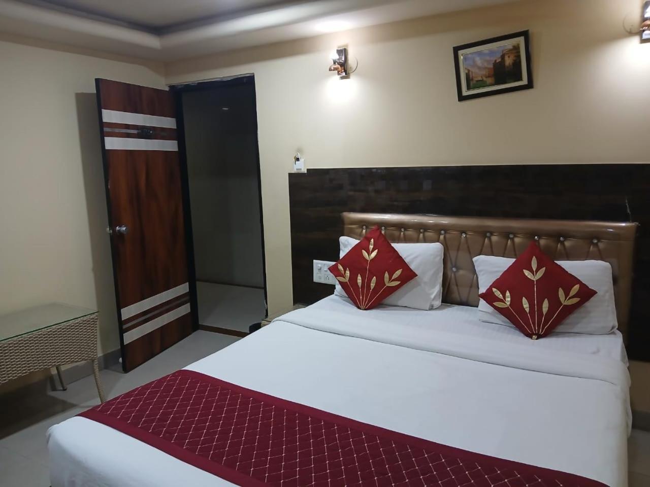 Blossoms Room Hotel Alekhya Residency- Luxury Lollection Hyderabad Exterior photo
