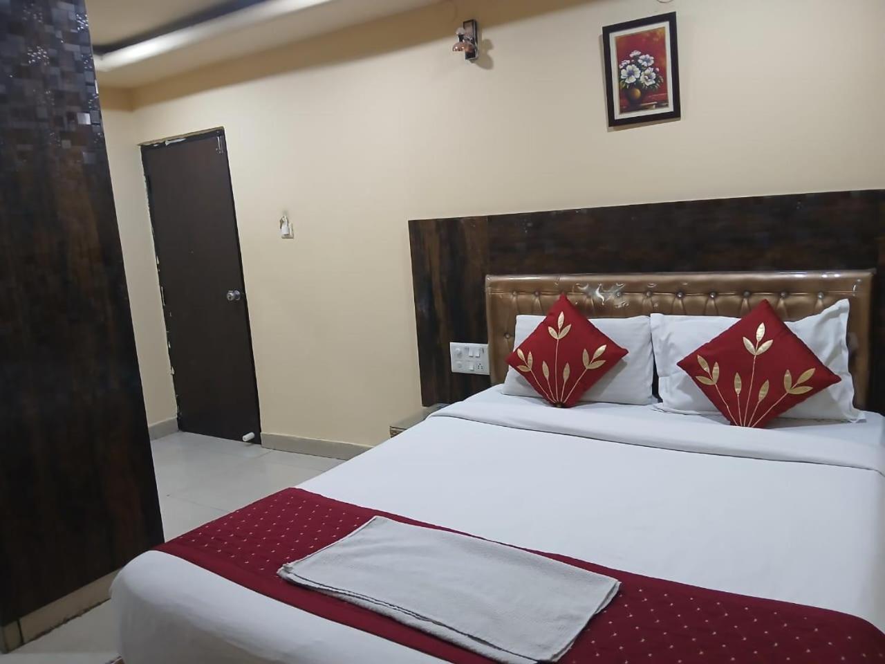 Blossoms Room Hotel Alekhya Residency- Luxury Lollection Hyderabad Exterior photo