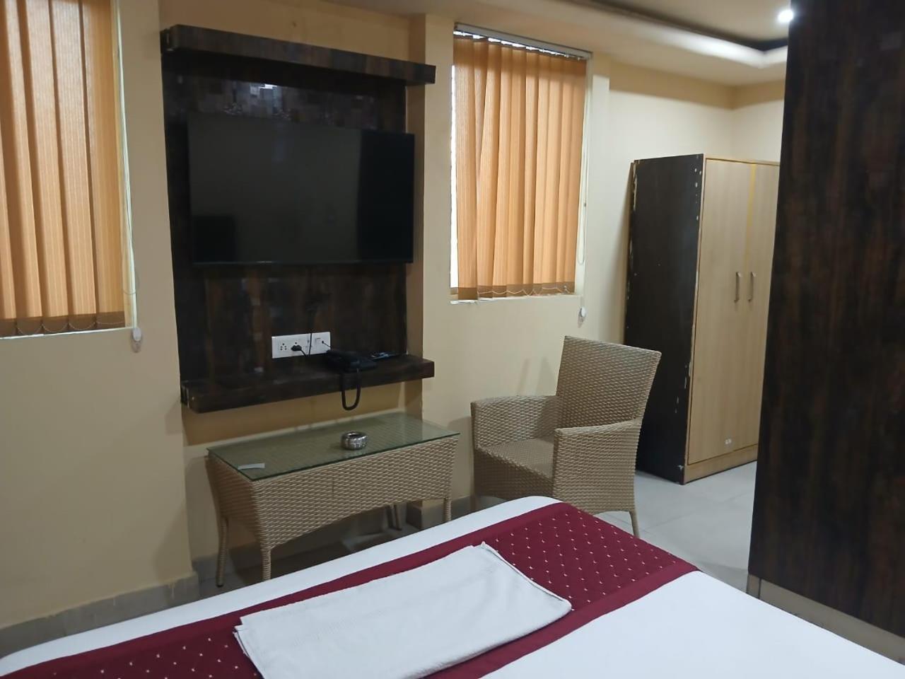 Blossoms Room Hotel Alekhya Residency- Luxury Lollection Hyderabad Exterior photo